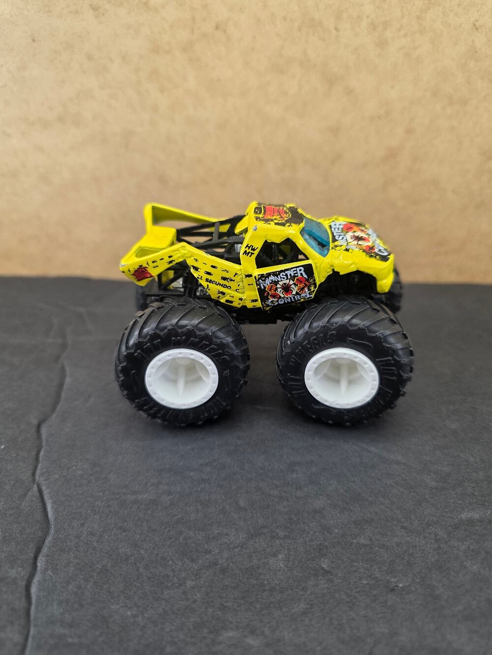Hot Wheels Monster Trucks 1:64 scale "Totaled"